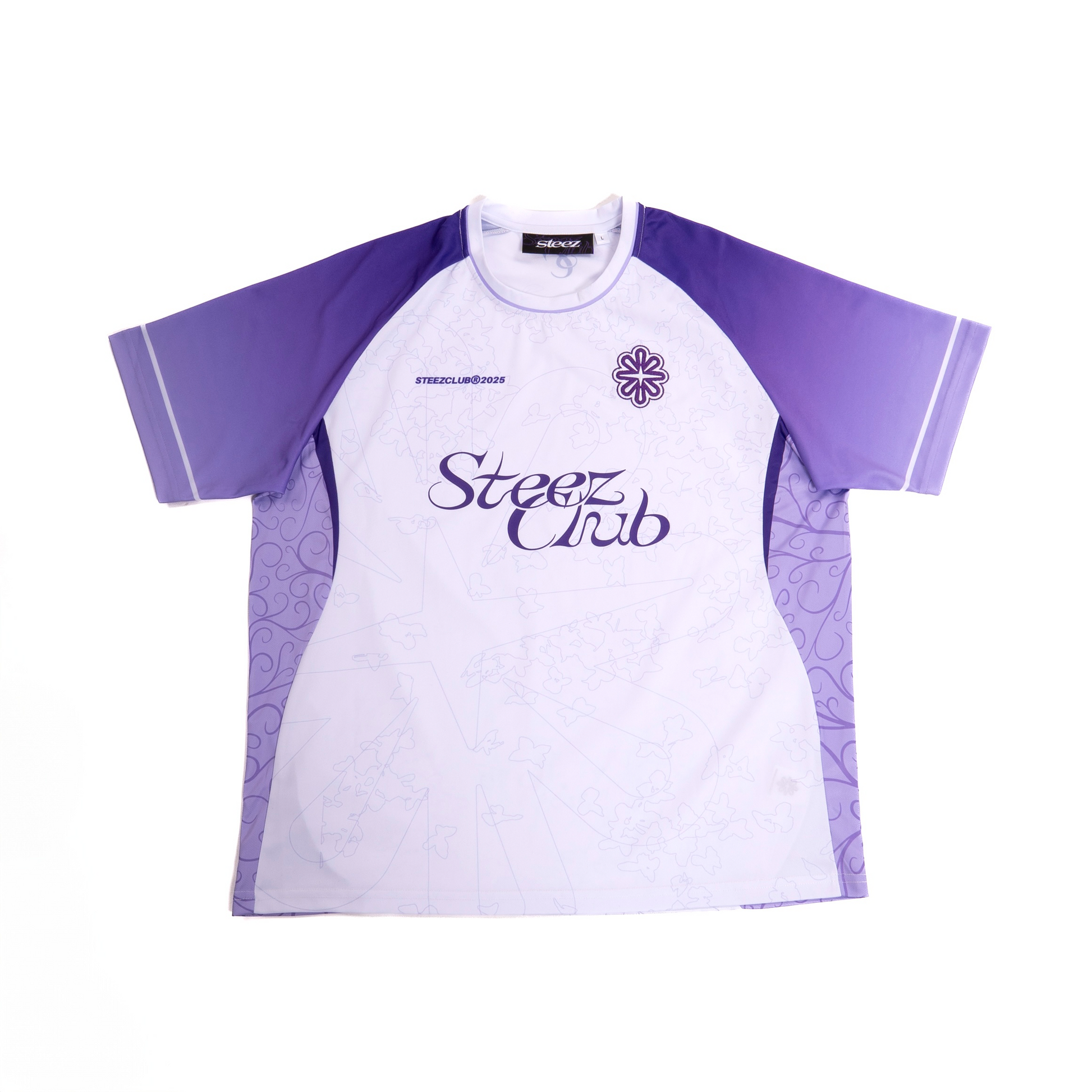 Maillot SteezClub blanc et violet - T-shirt oversize unisexe en tissu respirant, manches courtes raglan et imprimé streetwear. Parfait pour un look sportif et tendance